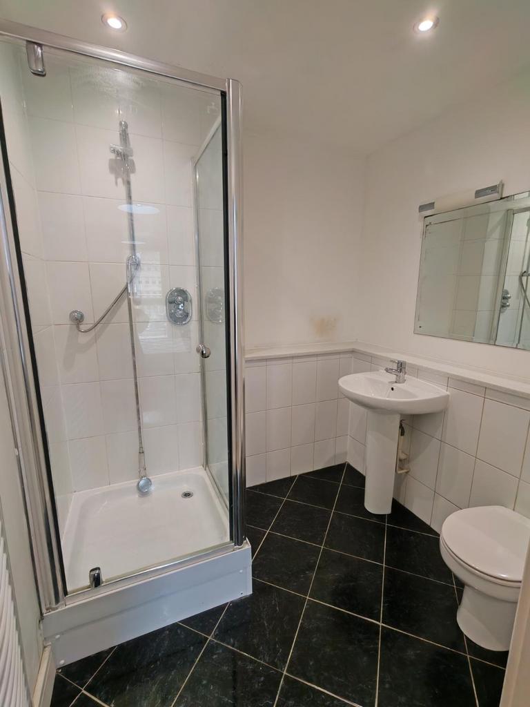 Master En-Suite