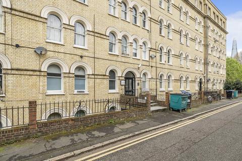 1 bedroom flat for sale, Bath Terrace, Elephant and Castle, London, SE1