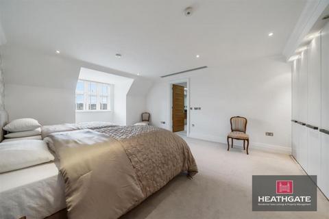 3 bedroom flat for sale, Unwin Court, Beaumont Close, Hampstead Garden Suburb N2