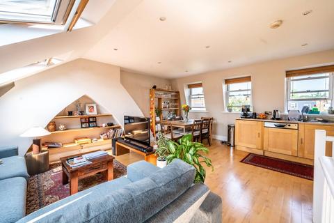 2 bedroom flat to rent, Delaford Street, Fulham, London, SW6