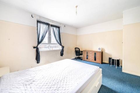 Studio to rent, Munster Road, Parsons Green, London, SW6