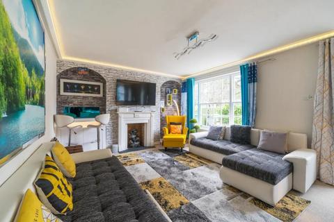 3 bedroom end of terrace house for sale, Woking,  Surrey,  GU22