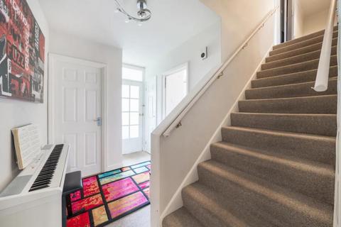 14 Brooklyn Close, Woking, GU22 7TH