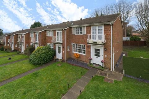 14 Brooklyn Close, Woking, GU22 7TH