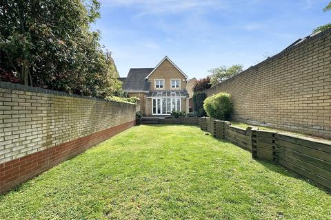 32 Sanderling Way, Greenhithe, DA9 9RJ