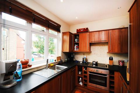 2 bedroom flat to rent, Westwell Road, Streatham Common, London, SW16