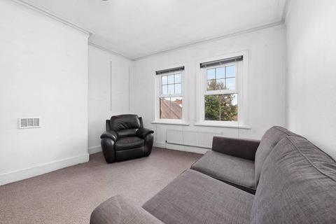 3 bedroom flat to rent, Kennington Lane, Kennington, SE11