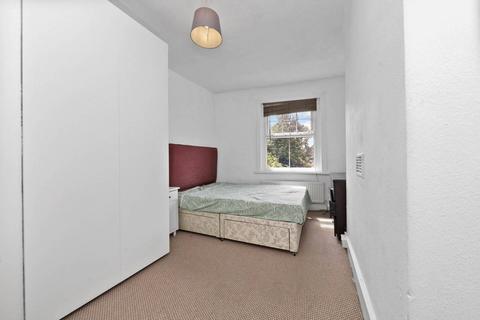 3 bedroom flat to rent, Kennington Lane, Kennington, SE11