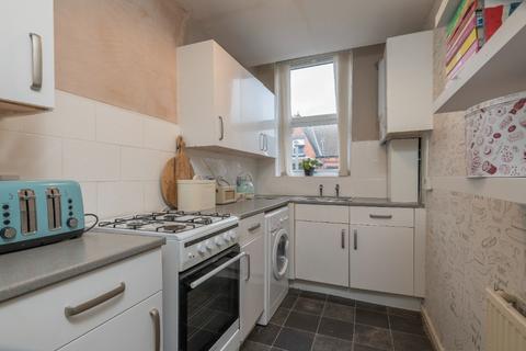 1 bedroom flat to rent, Grange Crescent, Leeds LS7