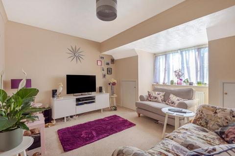 1 bedroom apartment for sale, Highfield Court, Reading RG7