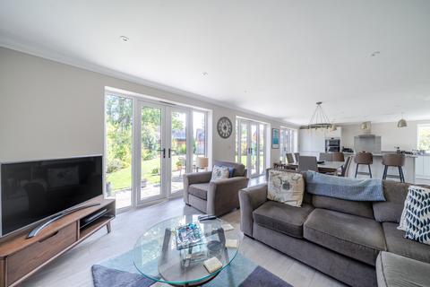 4 bedroom detached house for sale, Greenacres Gate, Hampshire RG26