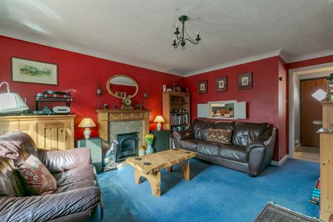 4 bedroom terraced house for sale, Whipley Close, Burpham, GU4