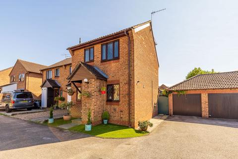 4 bedroom terraced house for sale, Whipley Close, Burpham, GU4