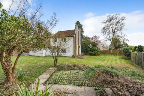 4 bedroom detached house for sale, The Avenue, Reading RG7