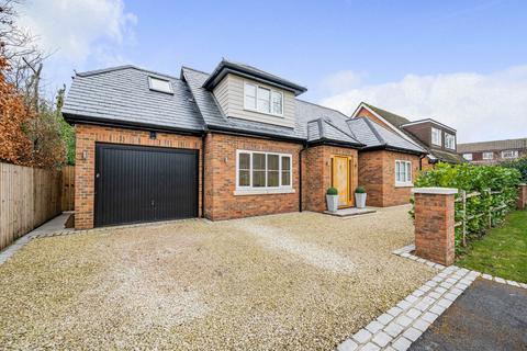 24a Bramshill Close, Arborfield, Reading, RG2 9NF