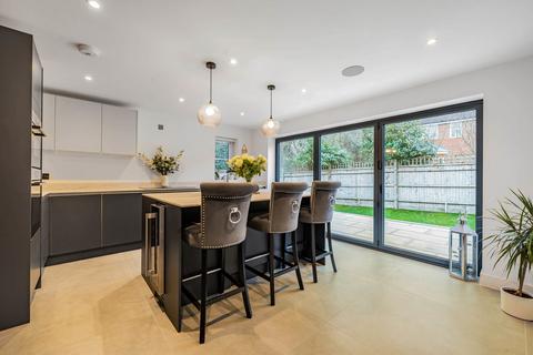 24a Bramshill Close, Arborfield, Reading, RG2 9NF