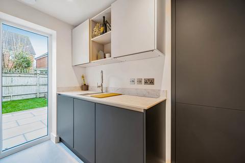 24a Bramshill Close, Arborfield, Reading, RG2 9NF