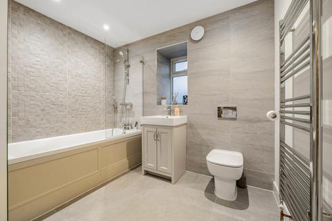 24a Bramshill Close, Arborfield, Reading, RG2 9NF