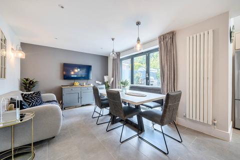 Treetop House Basingstoke Road, Swallowfield, Reading, RG7 1PY