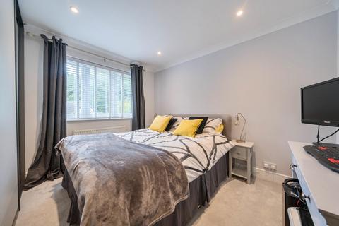 Treetop House Basingstoke Road, Swallowfield, Reading, RG7 1PY