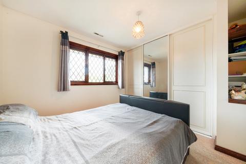 12 Abbey Close, Wokingham, RG40 1WB