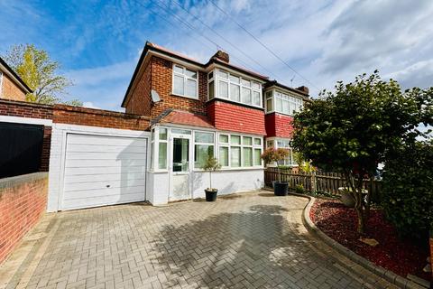 3 bedroom end of terrace house for sale, Highmead, Plumstead, London, SE18 2DH