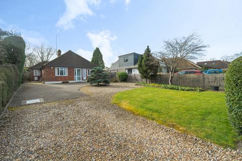 3 bedroom bungalow for sale, Luckley Road, Berkshire RG41