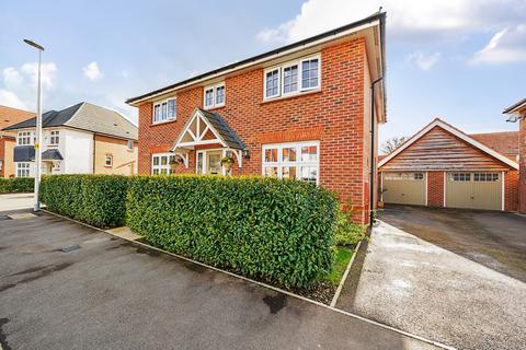 4 bedroom detached house for sale, Bronte Grove, Reading RG2