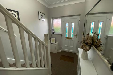 30 Thatch Leach, Chadderton, Oldham, OL9 9QX