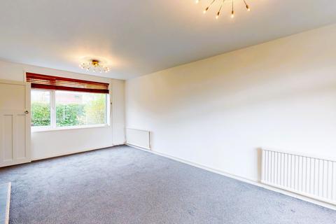 3 bedroom semi-detached house to rent, Iveson Drive, Leeds, West Yorkshire