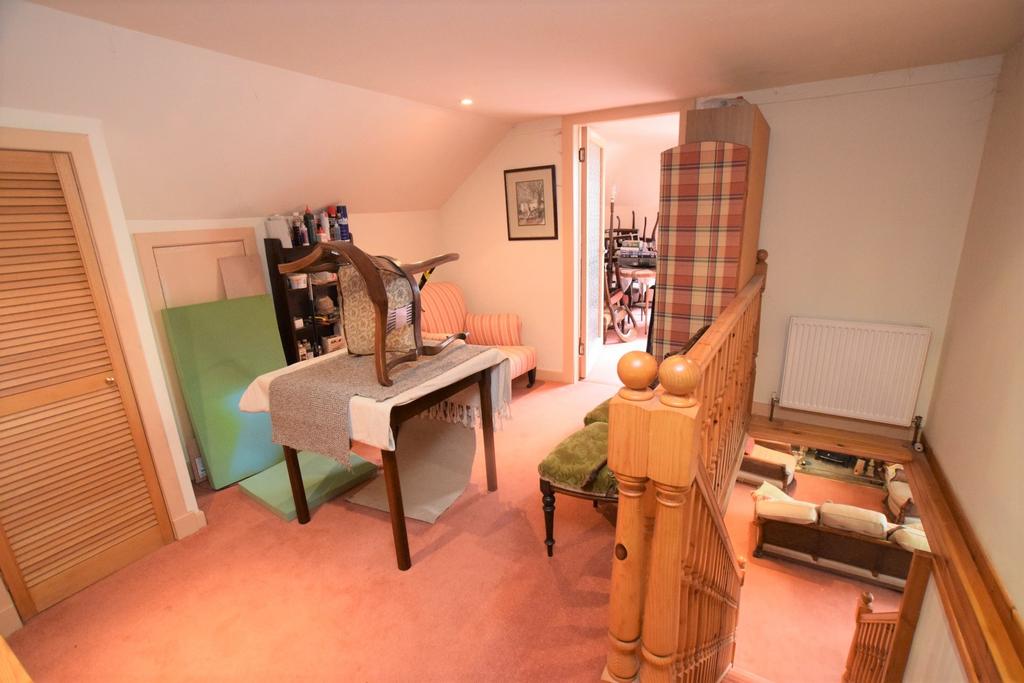 Finch Hollow, 3 Loreburn Park, Lovers Walk, Dumfri