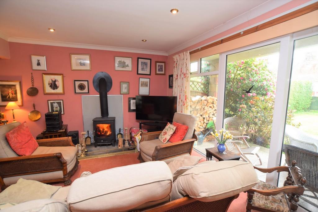 Finch Hollow, 3 Loreburn Park, Lovers Walk, Dumfri