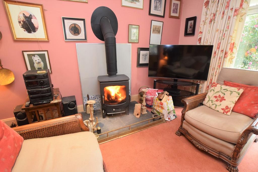 Finch Hollow, 3 Loreburn Park, Lovers Walk, Dumfri