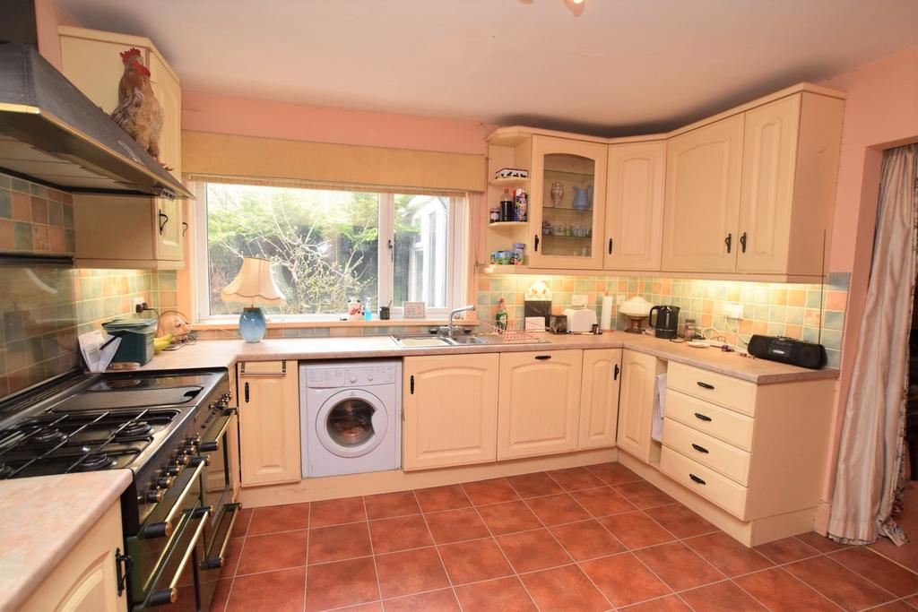 Finch Hollow, 3 Loreburn Park, Lovers Walk, Dumfri