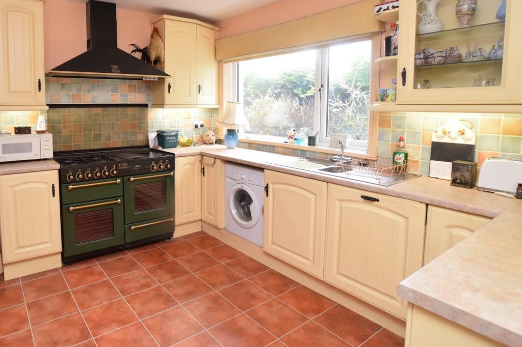 Finch Hollow, 3 Loreburn Park, Lovers Walk, Dumfri