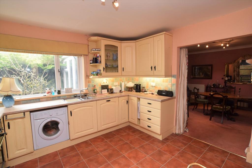 Finch Hollow, 3 Loreburn Park, Lovers Walk, Dumfri
