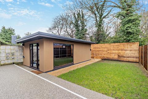 12 Bell Close, Pinner, HA5 2AQ