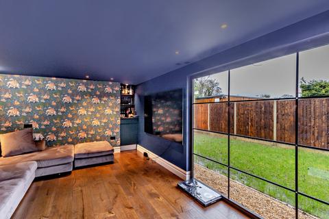 12 Bell Close, Pinner, HA5 2AQ