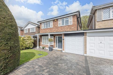 4 bedroom link detached house for sale, Kent Way, Rayleigh, SS6