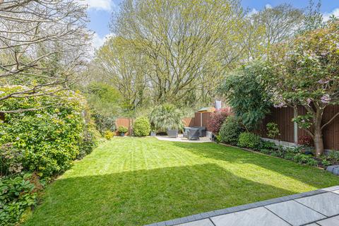 4 bedroom link detached house for sale, Kent Way, Rayleigh, SS6