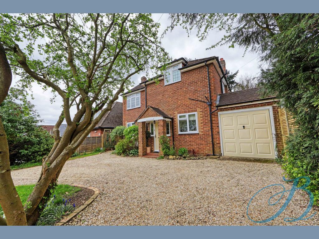 Four bedroom with annex Maidenhead, SL6 5 bed detached house £1,020,000