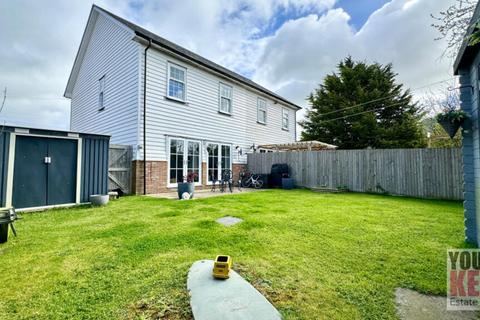 3 bedroom semi-detached house for sale, Applegate Court, Appledore, Ashford, Kent TN26 2AQ