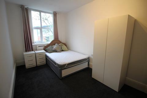 1 bedroom in a house share to rent, Vulcan Street, Oldham, OL1