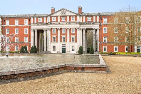 2 bedroom penthouse for sale, Peninsula Square, Winchester, Hampshire, SO23