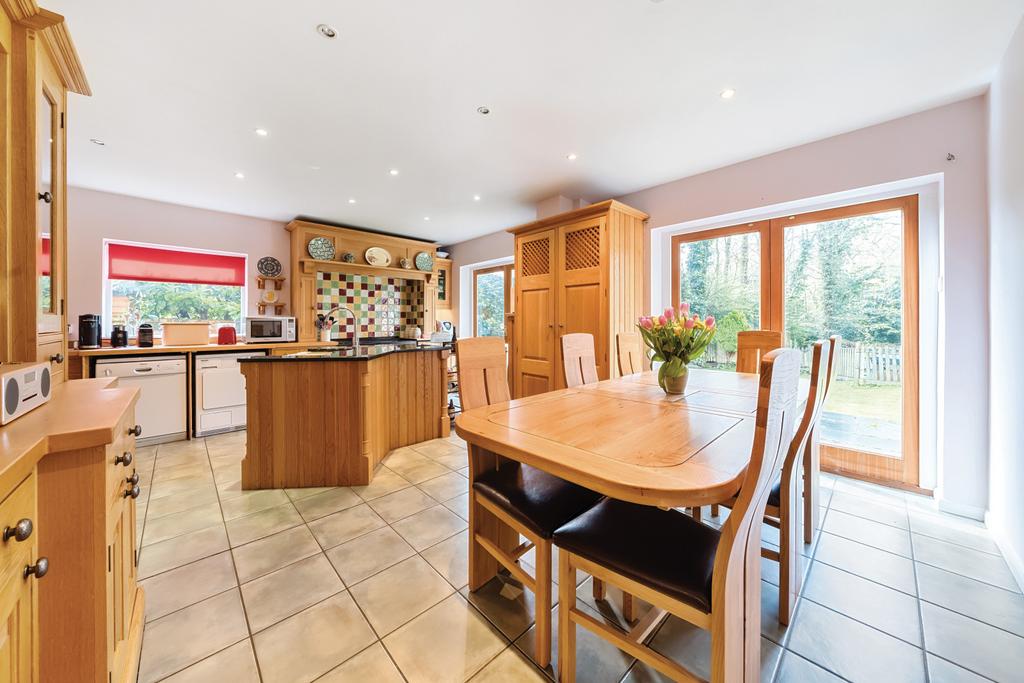 Dining/Kitchen Room