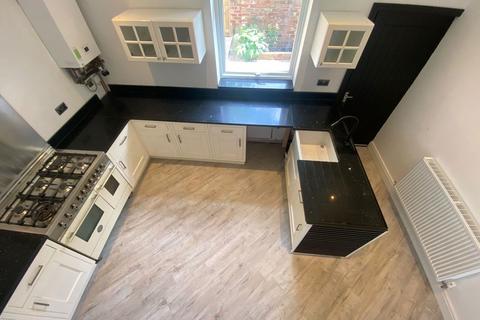 550 Oldham Road, Ashton-under-lyne, OL7 9PQ