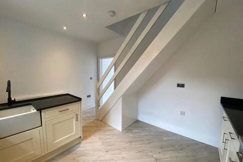 550 Oldham Road, Ashton-under-lyne, OL7 9PQ