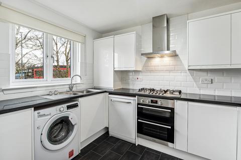 2 bedroom apartment to rent, College Gate, Bearsden, Glasgow, G61 4GG