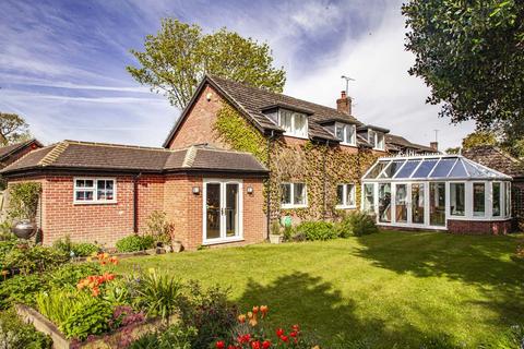 4 bedroom detached house for sale, The Hollies, Goring on Thames, RG8