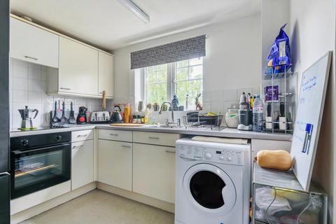 2 bedroom flat for sale, Newbury,  Berkshire,  RG14